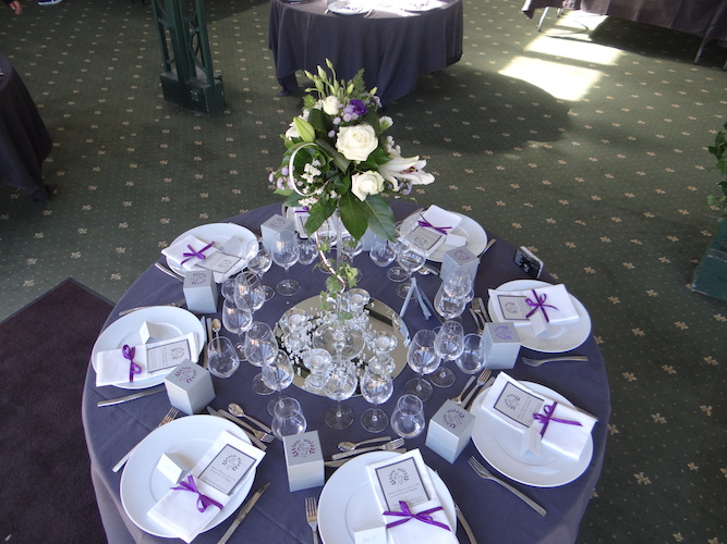centre-table-mariées-acquaverde-fleurs.JPG